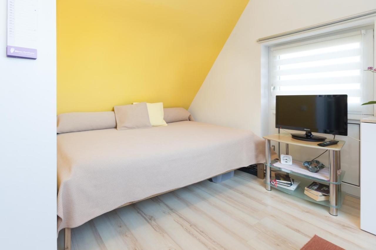 Casa Felicitas - Ferienwohnung & Studio Мёнезе Экстерьер фото